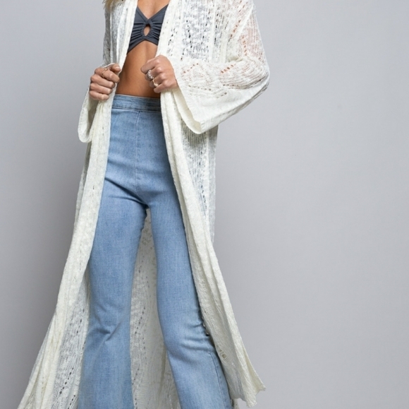 GORGEOUS SILVER CROCHET DUSTER - Picture 5 of 16